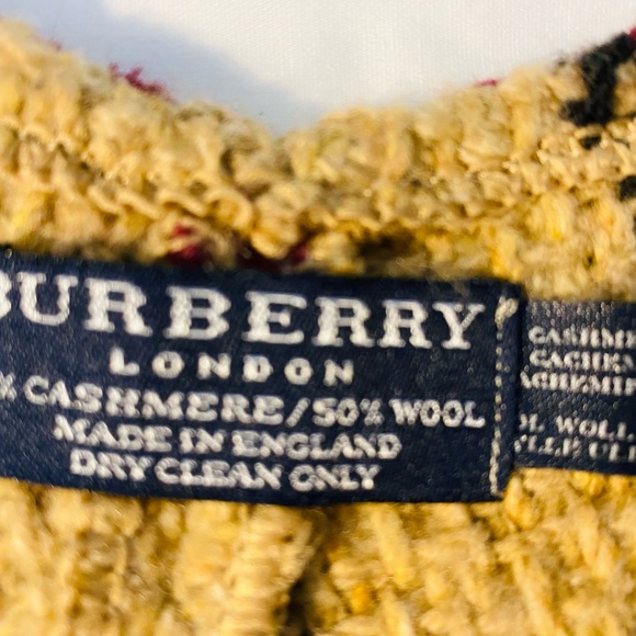 Burberry Nova Check Cashmere and Wool Poncho/Shawl - Picture 8 of 8